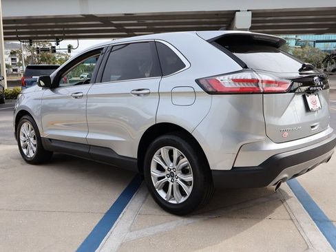 Used 2022 Ford Edge Titanium image 4