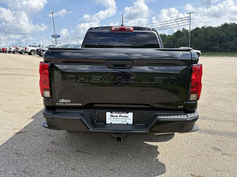 Used 2024 Chevrolet Colorado LT w/ LT Convenience Package AWD/4WD image 4