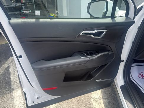 Used 2026 Kia Sportage EX FWD image 14