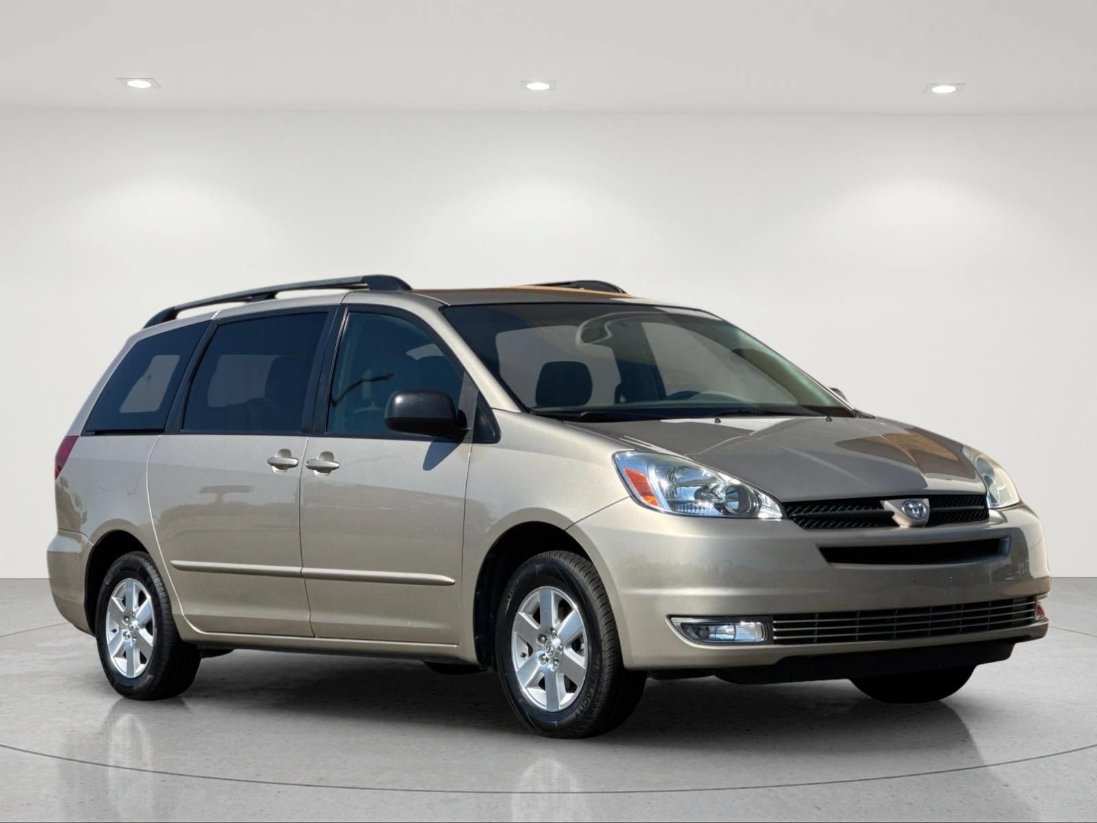 Used 2005 Toyota Sienna LE w/ LE Pkg 8 FWD image 8