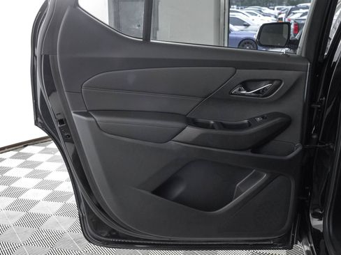 Used 2023 Chevrolet Traverse LT FWD image 35