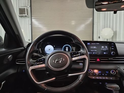 Used 2022 Hyundai Elantra SEL w/ Convenience + Premium Package image 36