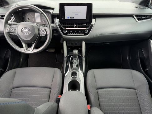 Used 2024 Toyota Corolla Cross SE image 18