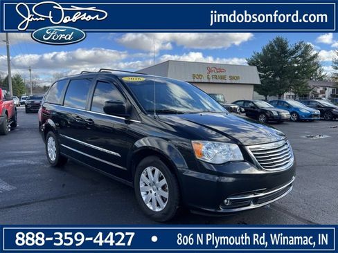 Used 2016 Chrysler Town & Country Touring image 1