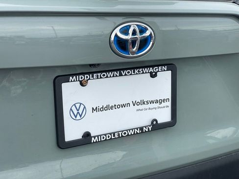 Used 2021 Toyota RAV4 XLE Premium AWD/4WD image 33