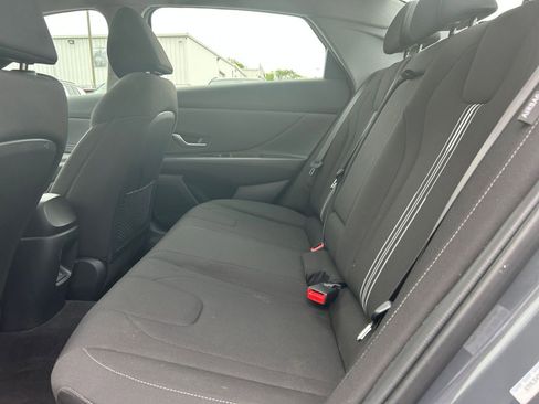 Used 2025 Hyundai Elantra SEL FWD image 21