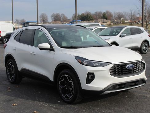 New 2026 Ford Escape Platinum image 9