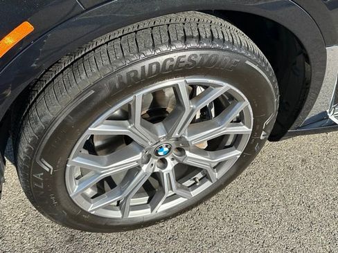 Used 2024 BMW X7 xDrive40i image 8