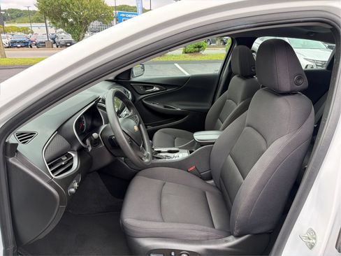 Used 2024 Chevrolet Malibu LT FWD image 9