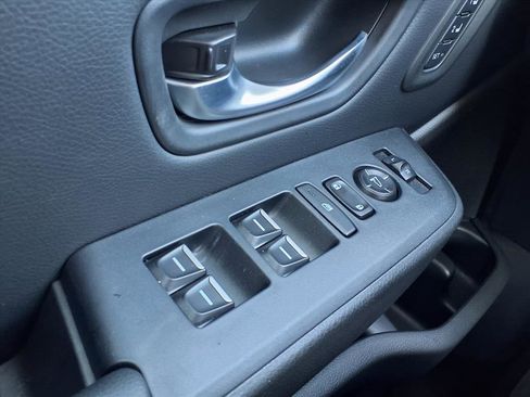 Certified 2025 Honda Pilot EX-L image 9