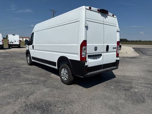 New 2025 RAM ProMaster 2500 w/ Quick Order Package 22G SLT image 5