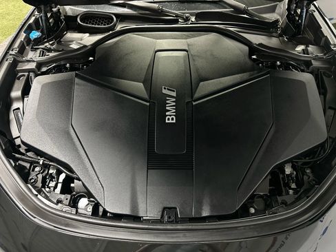 Used 2024 BMW i7 xDrive60 AWD/4WD image 34