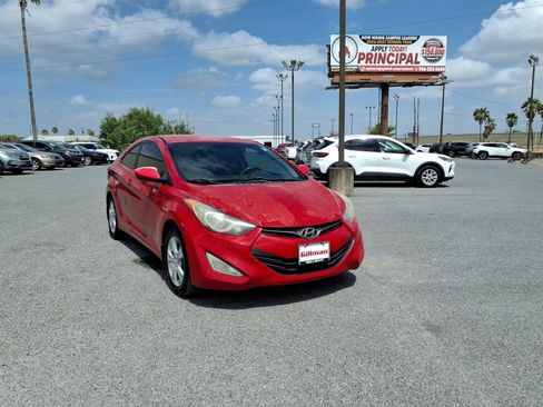 Used 2013 Hyundai Elantra FWD image 2