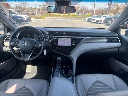 Used 2018 Toyota Camry SE image 12