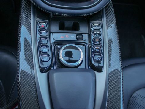 Used 2022 Aston Martin DBX image 19