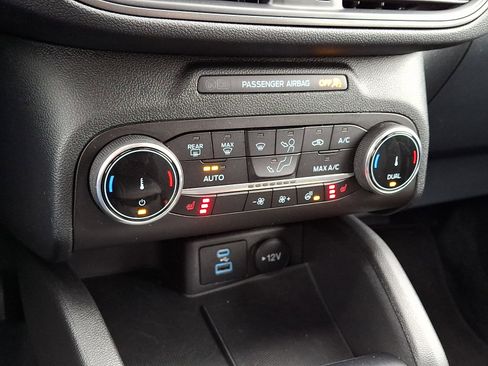 Certified 2023 Ford Escape Active AWD/4WD image 18