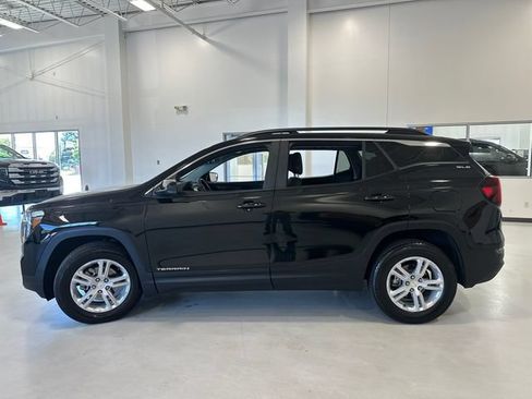 Used 2023 GMC Terrain SLE w/ Driver Convenience Package AWD/4WD image 9