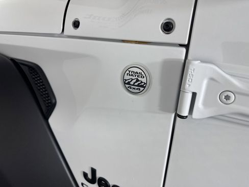 Used 2020 Jeep Gladiator Sport w/ Quick Order Package 24S image 37