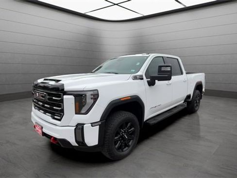 Used 2024 GMC Sierra 2500 AT4 w/ AT4 Preferred Package image 9