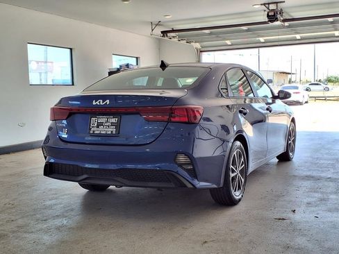 Used 2023 Kia Forte LXS w/ LXS Technology Package FWD image 18