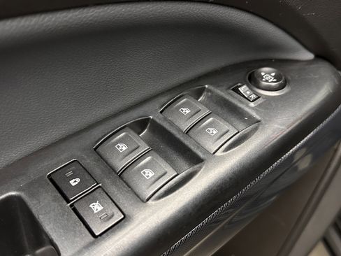 Used 2020 Chevrolet Colorado Z71 image 11