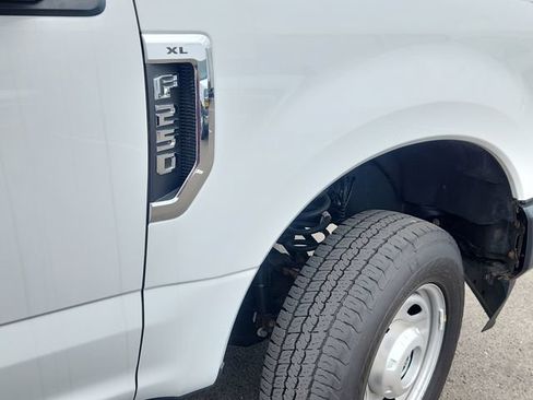 Used 2022 Ford F250 XL w/ Power Equipment Group AWD/4WD image 18