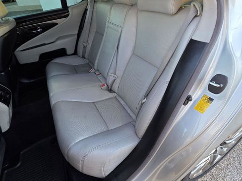 Used 2013 Lexus LS 460 image 36