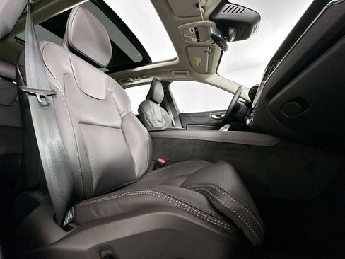 Certified 2025 Volvo XC60 T8 Ultra w/ Protection Package Premier image 23