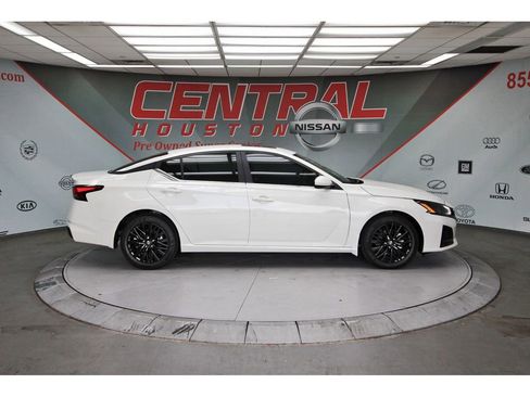 New 2026 Nissan Altima 2.5 SV w/ SV Special Edition Package FWD image 5
