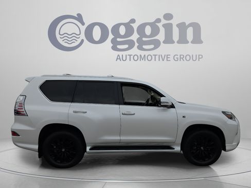Used 2023 Lexus GX 460 Luxury w/ Accessory Package AWD/4WD image 6