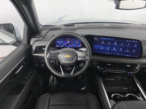 Certified 2025 Chevrolet Tahoe Premier w/ Sun And Tow Package AWD/4WD image 15