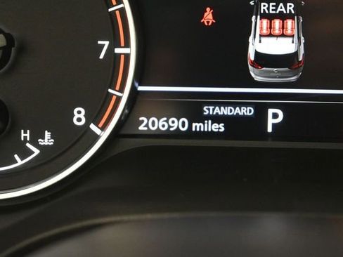 Used 2025 Nissan Rogue SV FWD image 15