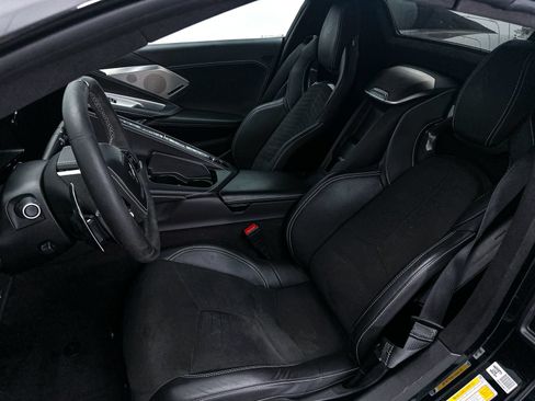 Used 2023 Chevrolet Corvette Stingray Premium Conv w/ Z51 Performance Package RWD image 17