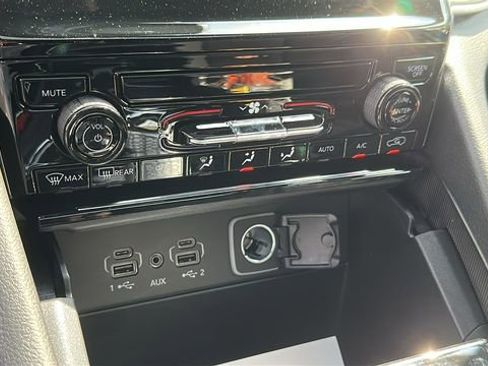 New 2025 Jeep Grand Cherokee L Laredo AWD/4WD image 19