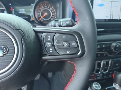 Used 2024 Jeep Wrangler Unlimited Rubicon w/ Technology Group AWD/4WD image 23