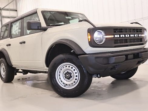 New 2026 Ford Bronco 4-Door image 29