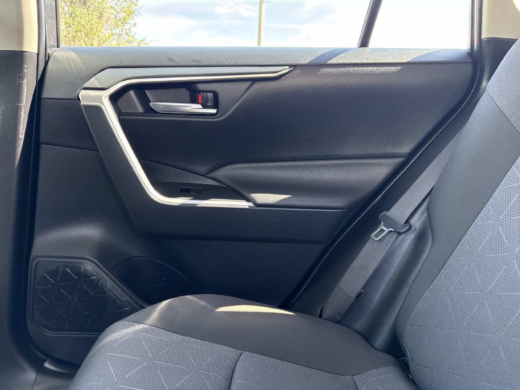 Used 2019 Toyota RAV4 XLE w/ Convenience Package AWD/4WD image 18