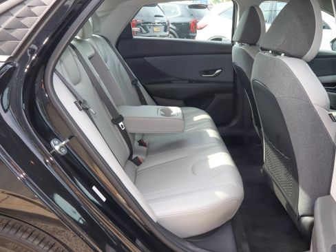 Used 2024 Hyundai Elantra Limited FWD image 24