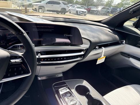 New 2026 Cadillac Lyriq Signature Sport w/ LPO, Floor Liner Package RWD image 25