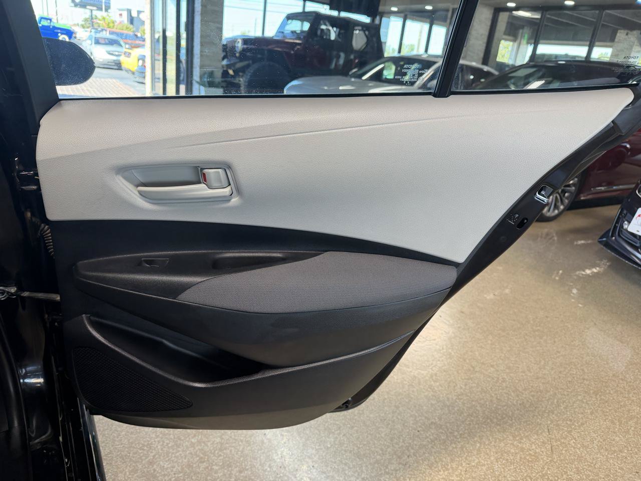 Used 2023 Toyota Corolla LE FWD image 18