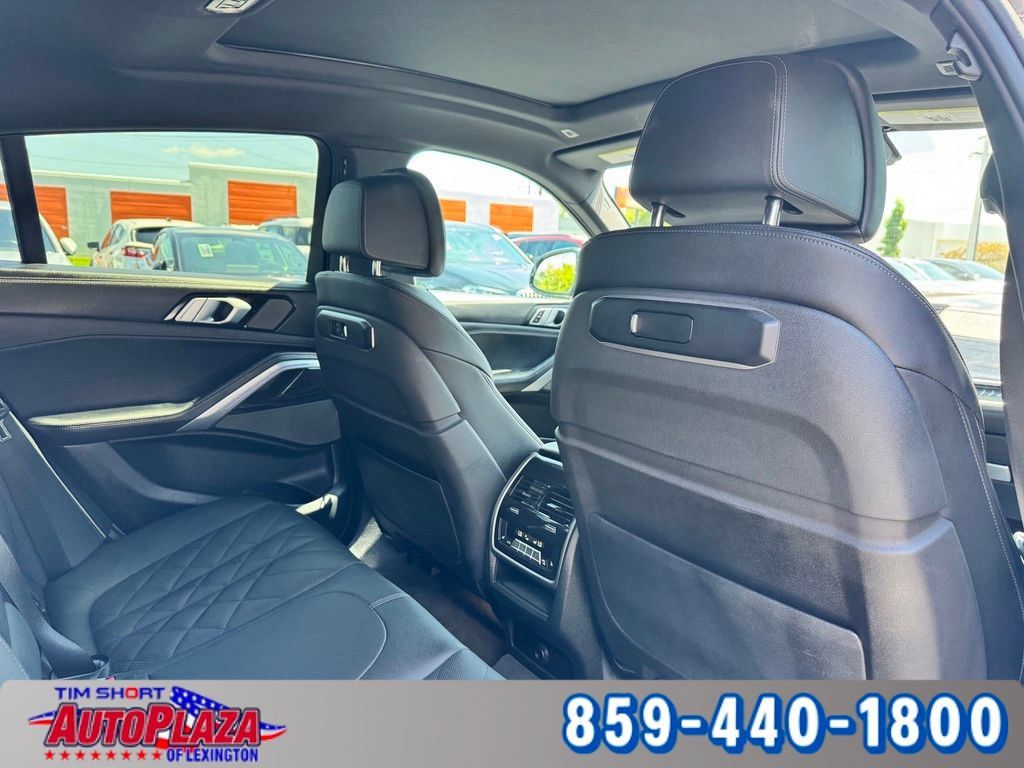Used 2025 BMW X6 xDrive40i AWD/4WD image 42