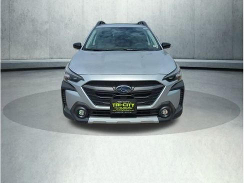 New 2025 Subaru Outback Limited image 8