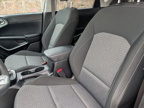 Used 2021 Kia Soul S image 16