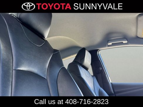 Used 2019 Toyota Prius Prime Premium w/ Preferred Accessory Package FWD image 21
