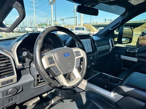 Used 2022 Ford F450 Lariat image 10