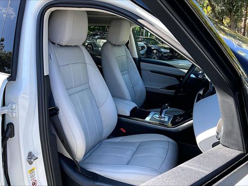 Used 2020 Land Rover Range Rover Evoque S image 8