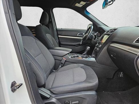 Certified 2019 Ford Explorer XLT w/ Equipment Group 201A image 16