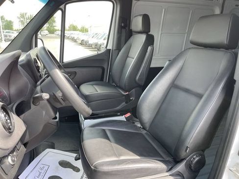 Used 2024 Mercedes-Benz Sprinter 2500 w/ Acoustic Package image 4