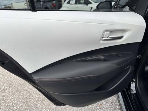 Certified 2025 Toyota Corolla SE image 12