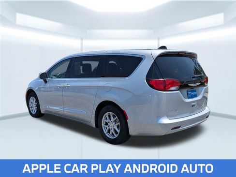 Used 2023 Chrysler Voyager LX FWD image 5